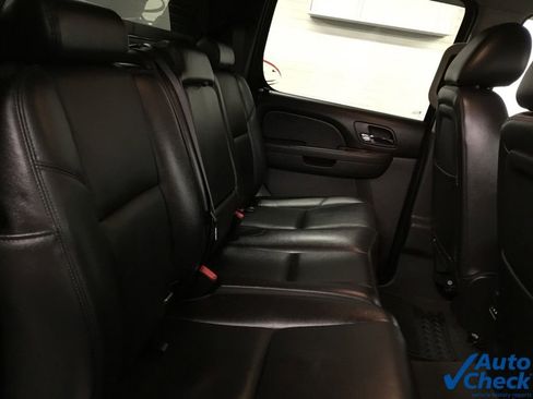 Used 2012 Chevrolet Avalanche LTZ image 32