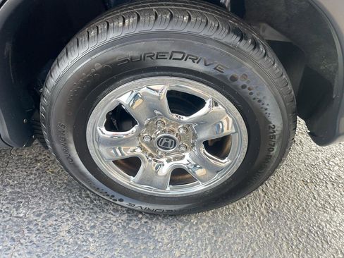 Used 2015 Honda CR-V LX image 16