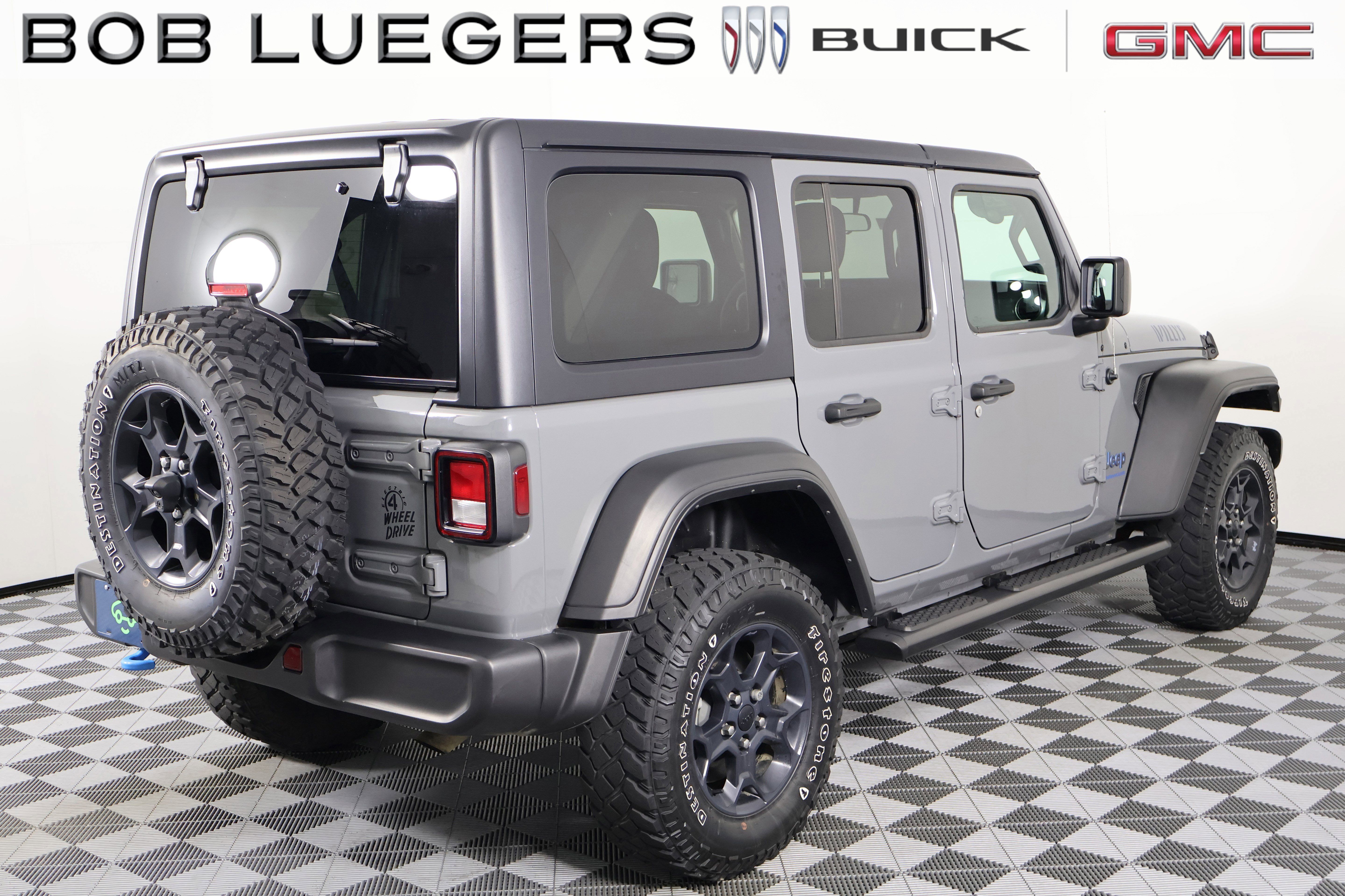 Used 2023 Jeep Wrangler Unlimited w/ Cold Weather Group AWD/4WD image 5