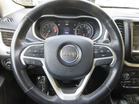 Used 2016 Jeep Cherokee Trailhawk w/ Comfort/Convenience Group image 13
