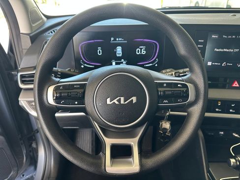 Used 2025 Kia Sportage LX FWD image 27
