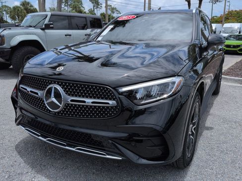 Used 2025 Mercedes-Benz GLC 300 4MATIC image 9
