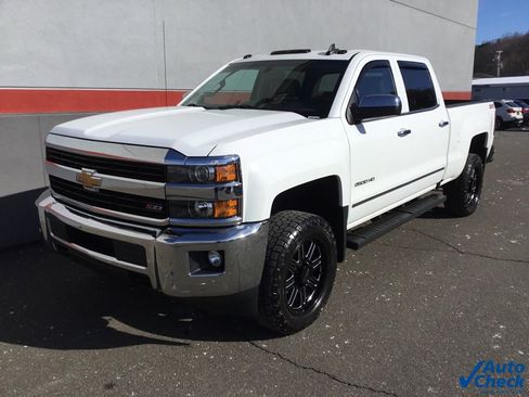 Used 2016 Chevrolet Silverado 2500 LTZ w/ LTZ Plus Package image 6