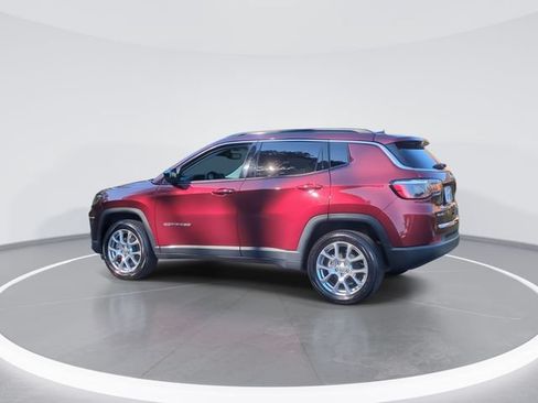 Used 2022 Jeep Compass Latitude AWD/4WD image 5