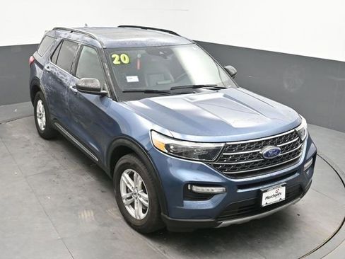 Used 2020 Ford Explorer XLT w/ Equipment Group 202A image 17