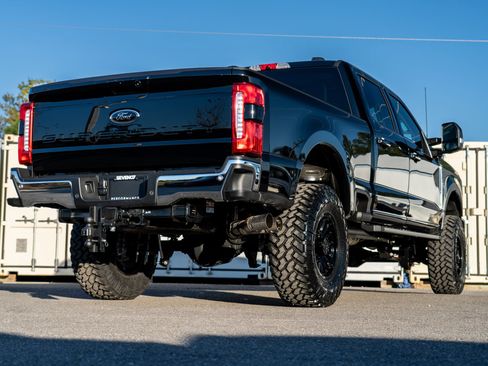 New 2026 Ford F250 Lariat w/ FX4 Off-Road Package image 3