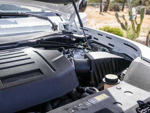 Used 2023 Land Rover Defender 90 X-Dynamic SE image 18