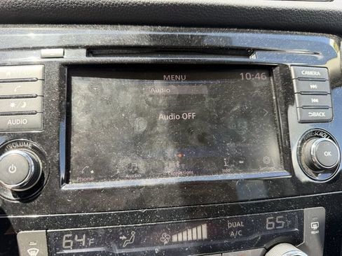 Used 2019 Nissan Rogue SV FWD image 19