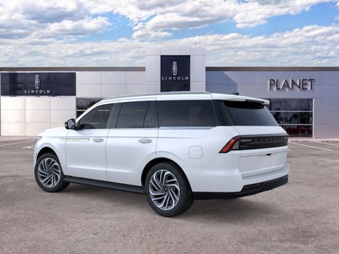 New 2026 Lincoln Navigator Premiere AWD/4WD image 4