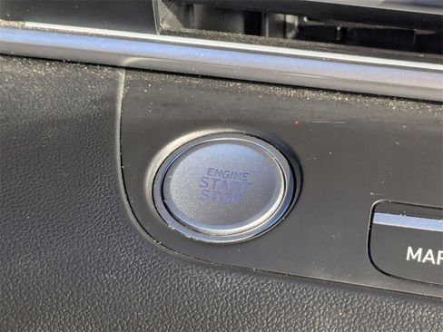 Used 2024 Hyundai Elantra SEL image 19