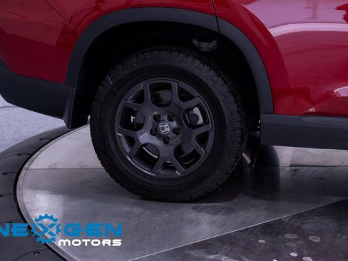 Used 2025 Honda Pilot TrailSport image 55