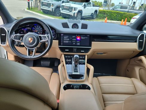 Used 2020 Porsche Cayenne AWD/4WD image 19