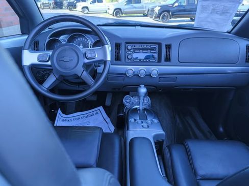 Used 2004 Chevrolet SSR w/ Preferred Equipment Group RWD image 14