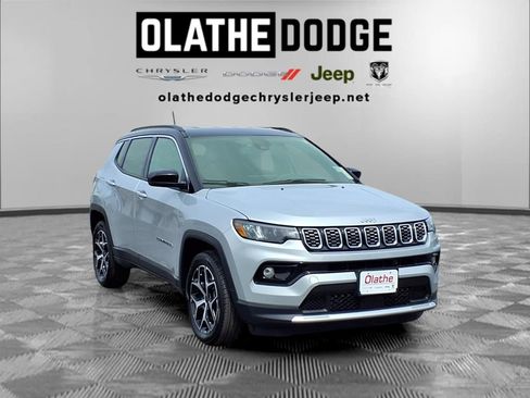 Certified 2025 Jeep Compass Limited AWD/4WD image 32
