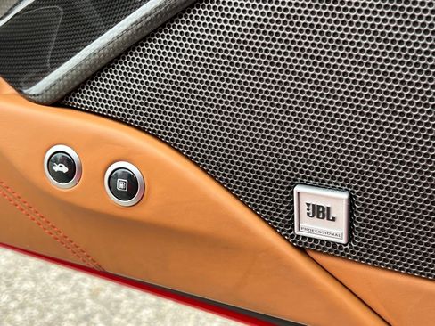 Used 2019 Ferrari 488 Spider Base image 25