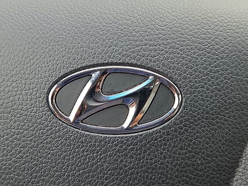 Used 2016 Hyundai Santa Fe Sport FWD image 22