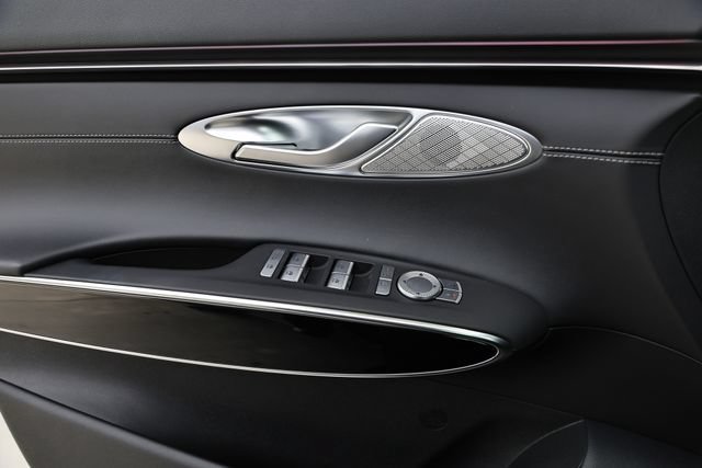New 2026 Genesis GV70 2.5T AWD/4WD image 17