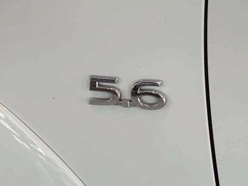 Used 2017 INFINITI QX80 4WD w/ Deluxe Technology Package image 12