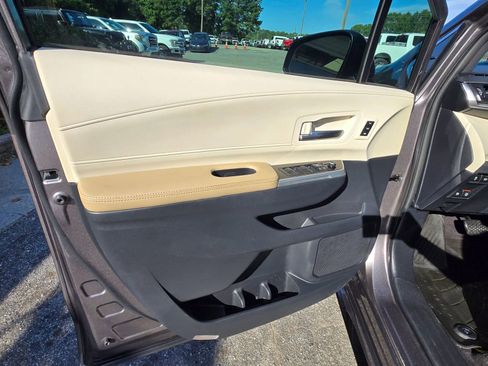 Used 2021 Toyota Sienna Limited image 10