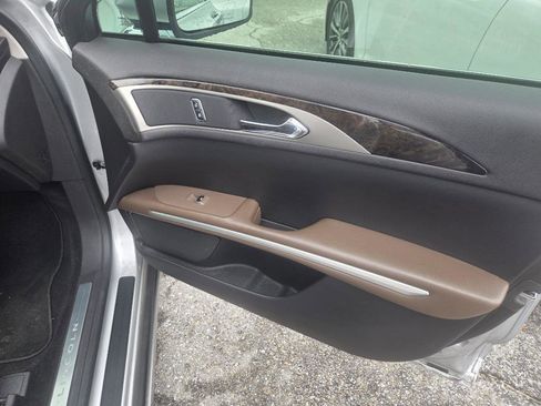 Used 2013 Lincoln MKZ image 7