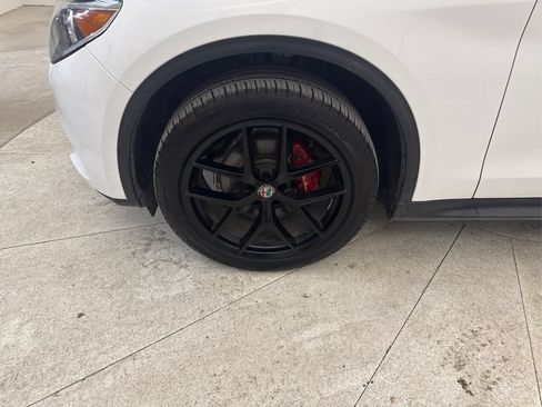 Used 2019 Alfa Romeo Stelvio RWD image 11