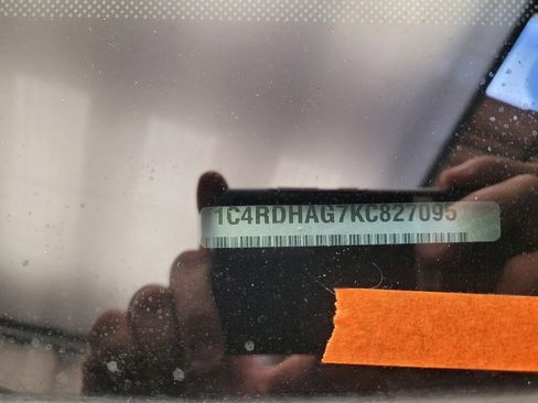 Used 2019 Dodge Durango SXT w/ 3rd Row Seating Group image 33