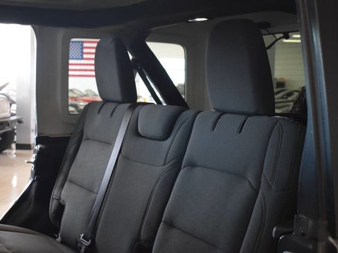 Used 2018 Jeep Wrangler Unlimited Sport S AWD/4WD image 65