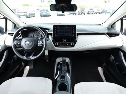 Used 2020 Toyota Corolla LE FWD image 27