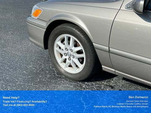 Used 2000 Toyota Camry XLE w/ Value Pkg 2 FWD image 18