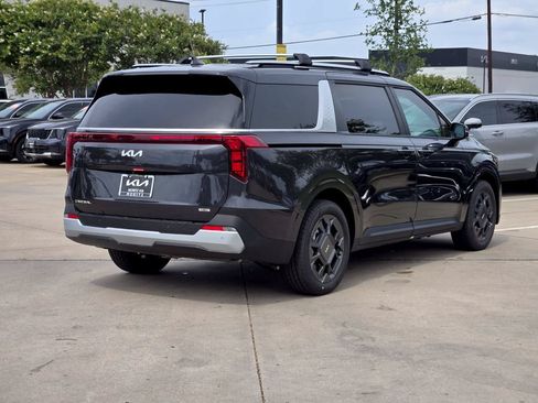 New 2026 Kia Carnival EX FWD image 4