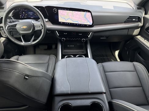 Used 2025 Chevrolet Tahoe Premier AWD/4WD image 28