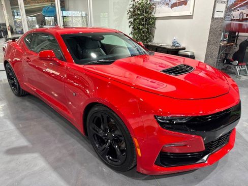 Used 2019 Chevrolet Camaro SS image 3