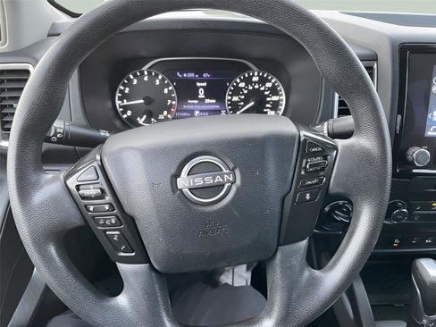 Used 2022 Nissan Frontier SV w/ Technology Package image 26