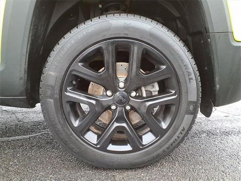 Used 2018 Jeep Renegade Altitude image 9