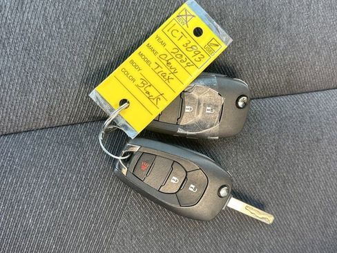 Used 2024 Chevrolet Trax LS image 29