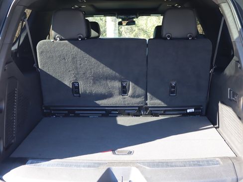 Used 2023 GMC Yukon XL Denali image 36