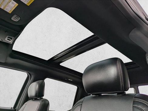 Used 2018 Ford F150 Lariat w/ Equipment Group 502A Luxury image 15