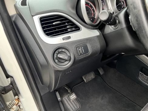 Used 2013 Dodge Journey SXT w/ Flexible Seating Group image 29