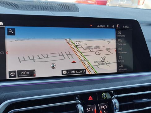 Used 2022 BMW X5 xDrive40i w/ Parking Assistance Package image 27