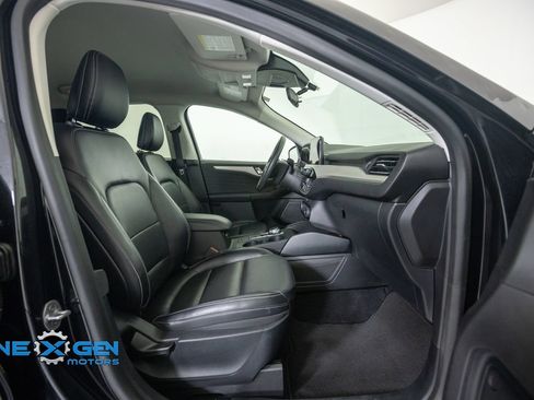 Used 2021 Ford Escape SEL w/ Technology Package AWD/4WD image 43