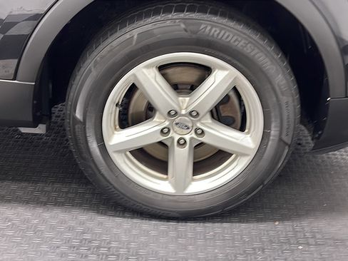 Used 2016 Ford Explorer XLT w/ Equipment Group 202A AWD/4WD image 23