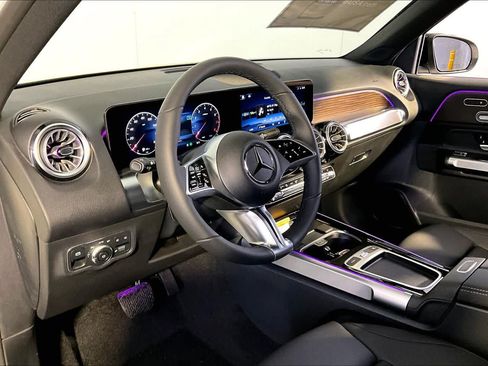 New 2026 Mercedes-Benz GLB 250 4MATIC image 9