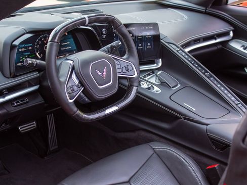 Used 2025 Chevrolet Corvette Z06 RWD image 11