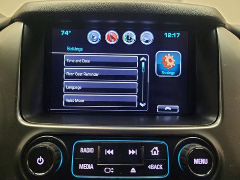 Used 2018 Chevrolet Suburban Premier RWD image 25