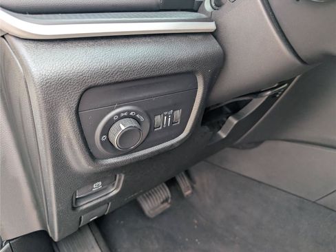 Used 2023 Jeep Grand Cherokee Altitude AWD/4WD image 23
