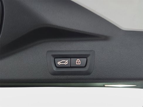 Used 2020 BMW X5 xDrive40i w/ M Sport Package image 16