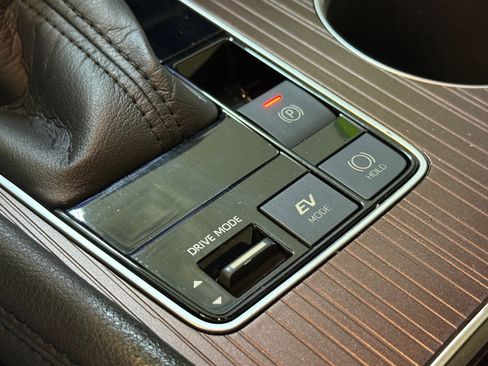 Used 2021 Toyota Sienna XLE image 30