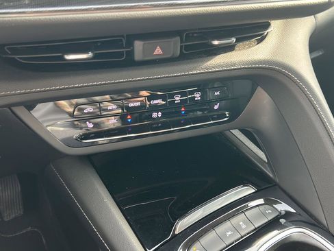 Used 2023 Buick Envision Essence image 17