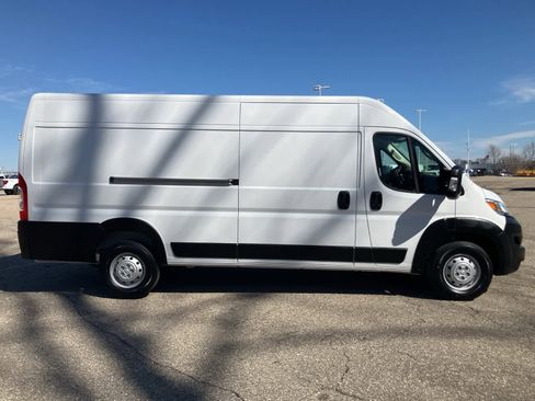Used 2023 RAM ProMaster 3500 w/ Convenience Group image 4