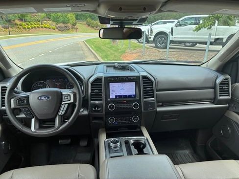 Used 2020 Ford Expedition XLT w/ Equipment Group 202A RWD image 11